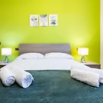 Bright And Quiet - Elegant Apartmán *